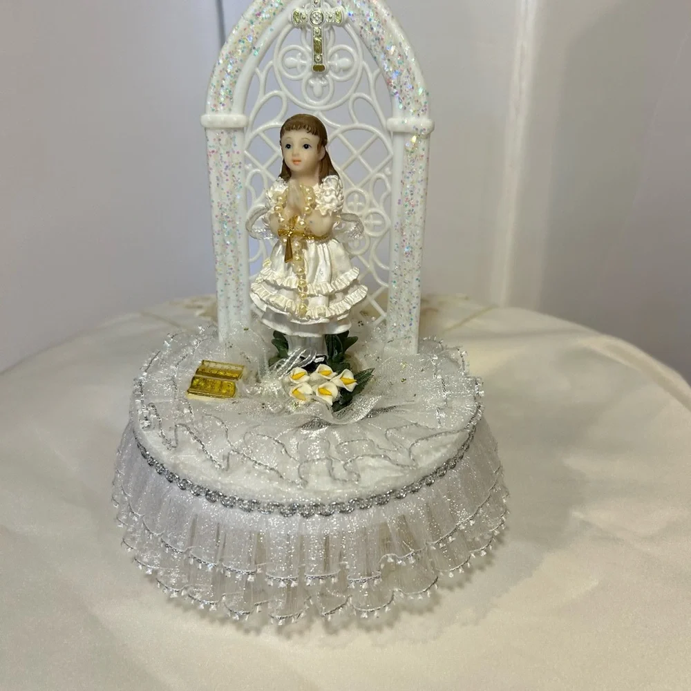 Elegant White Prayer Figurine for first communion